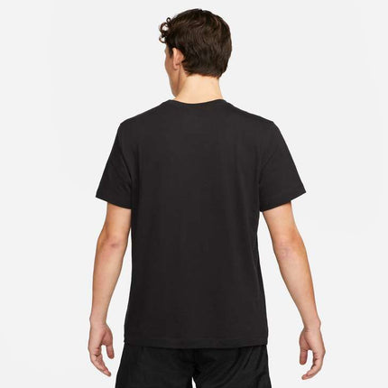 T-shirt sportiva Nike Sportswear uomo con logo sul petto