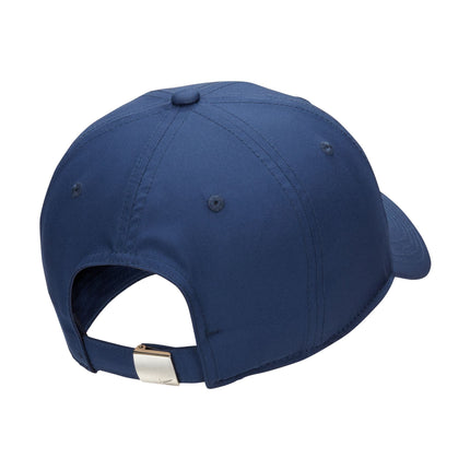Cappello Nike Club unisex con visiera curva e Swoosh in metallo