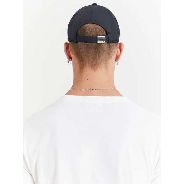 Cappello Nike Club unisex con visiera curva e Swoosh in metallo