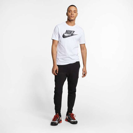 T-shirt sportiva Nike Sportswear uomo con logo sul petto