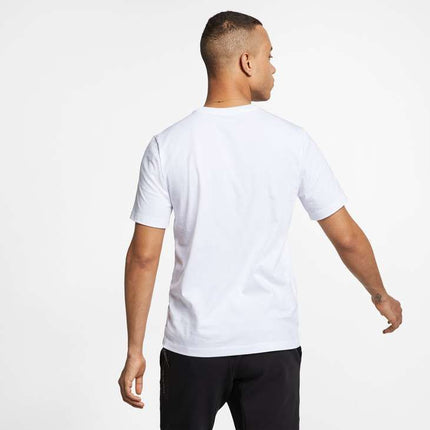 T-shirt sportiva Nike Sportswear uomo con logo sul petto