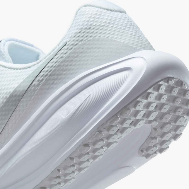 Nike Revolution 8 HJ9198-100